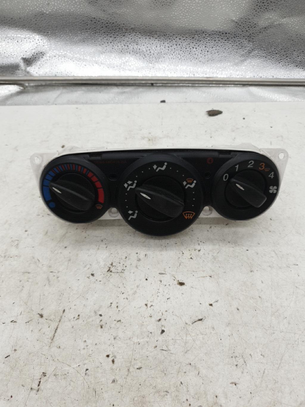 Commande chauffage FORD FOCUS 1 BREAK Diesel - 1