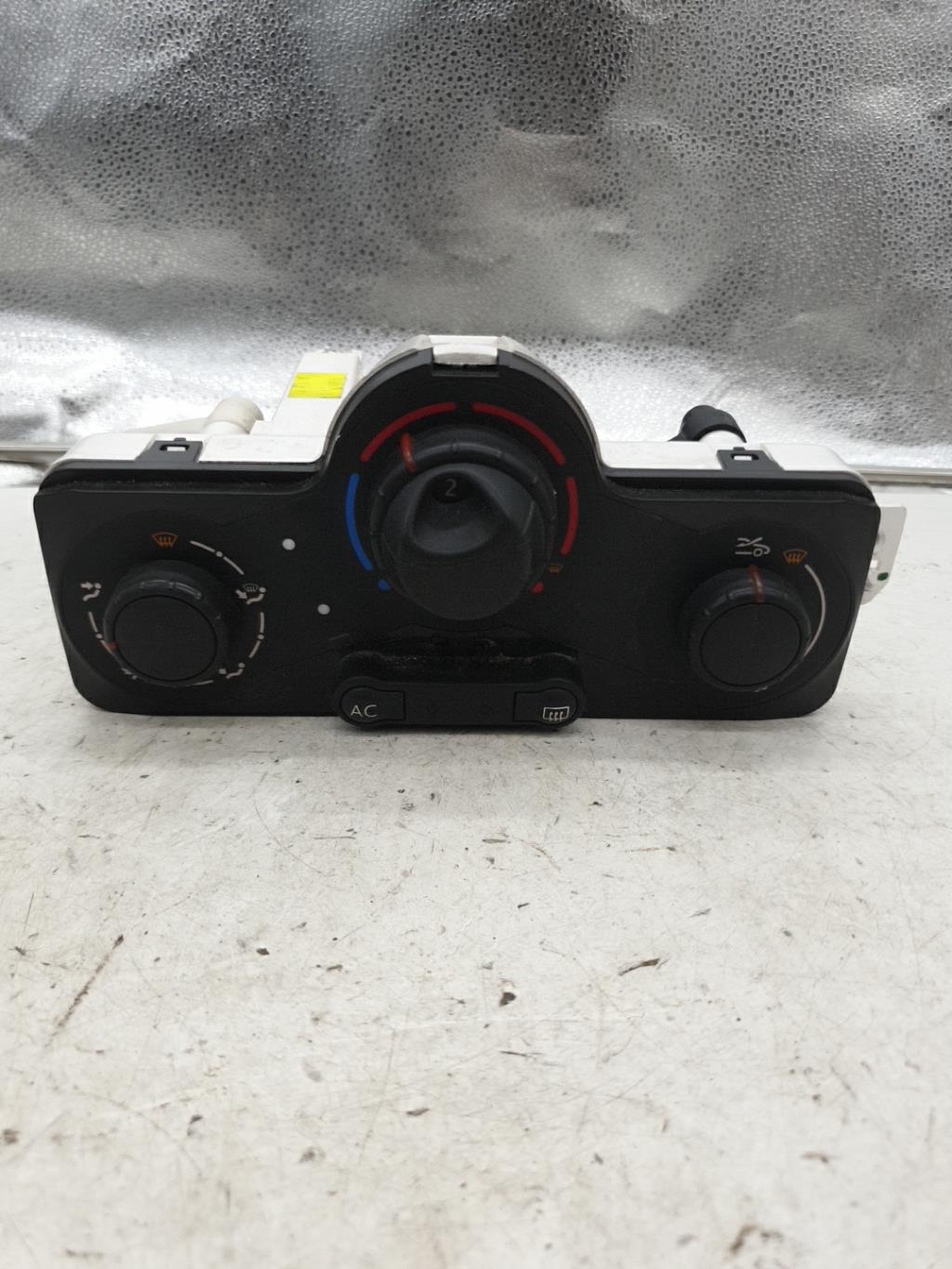 Commande chauffage RENAULT CLIO 3 PHASE 2 Diesel - 1