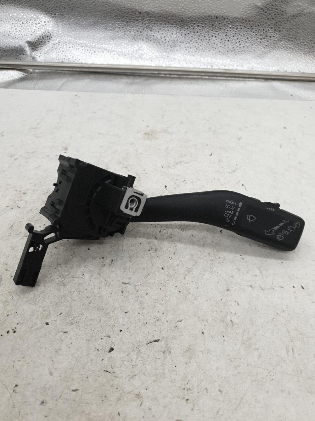 Commodo d'essuie glaces VOLKSWAGEN SCIROCCO 3 PHASE 1 COUPE Diesel - 1