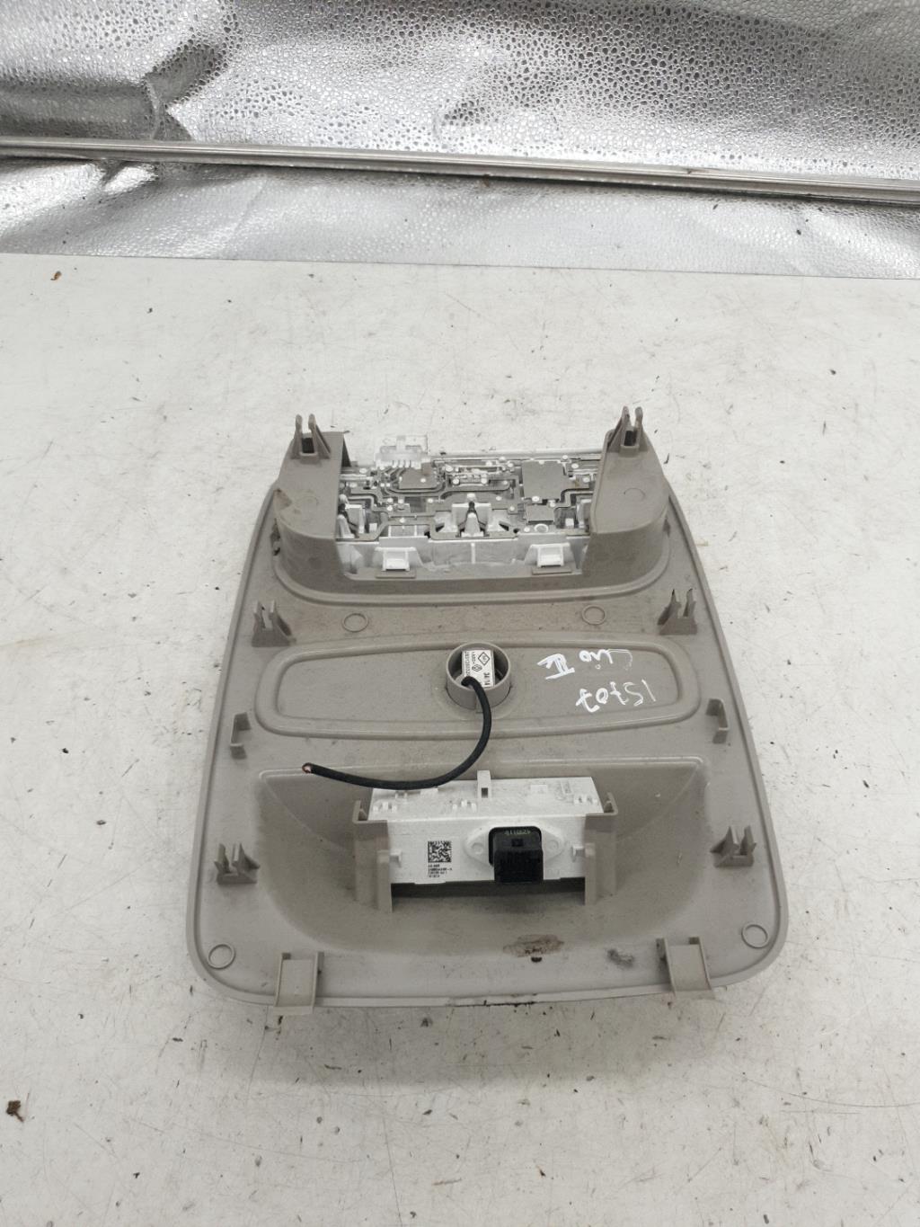 Eclairage de plafonnier RENAULT CLIO 4 PHASE 1 Diesel - 1