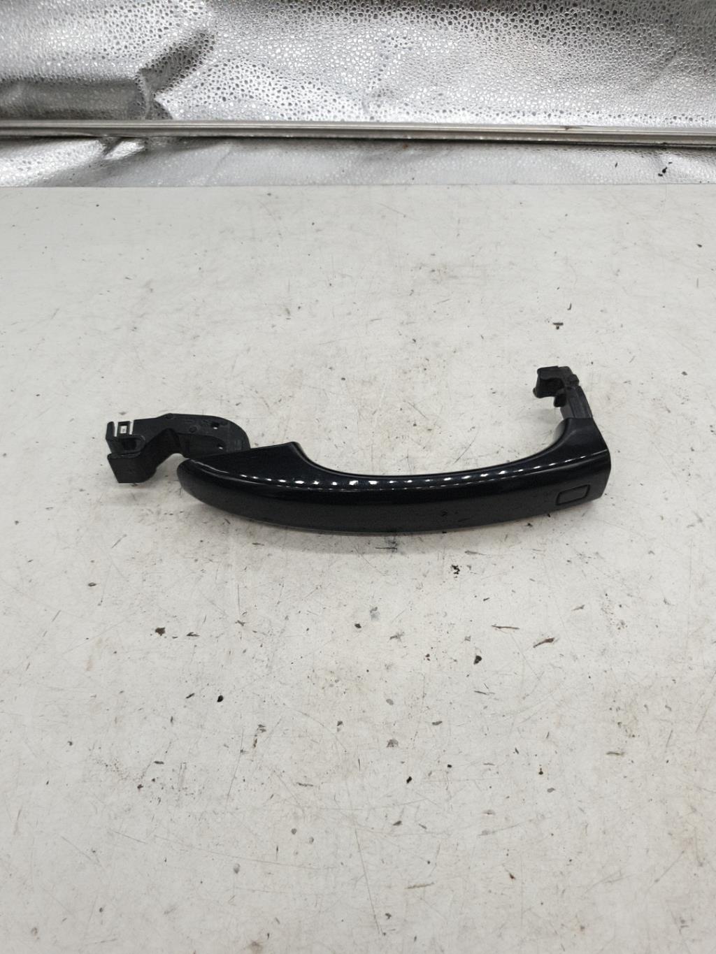 Poignee porte arriere gauche AUDI A4 3 AVANT PHASE 2 BREAK Diesel - 1