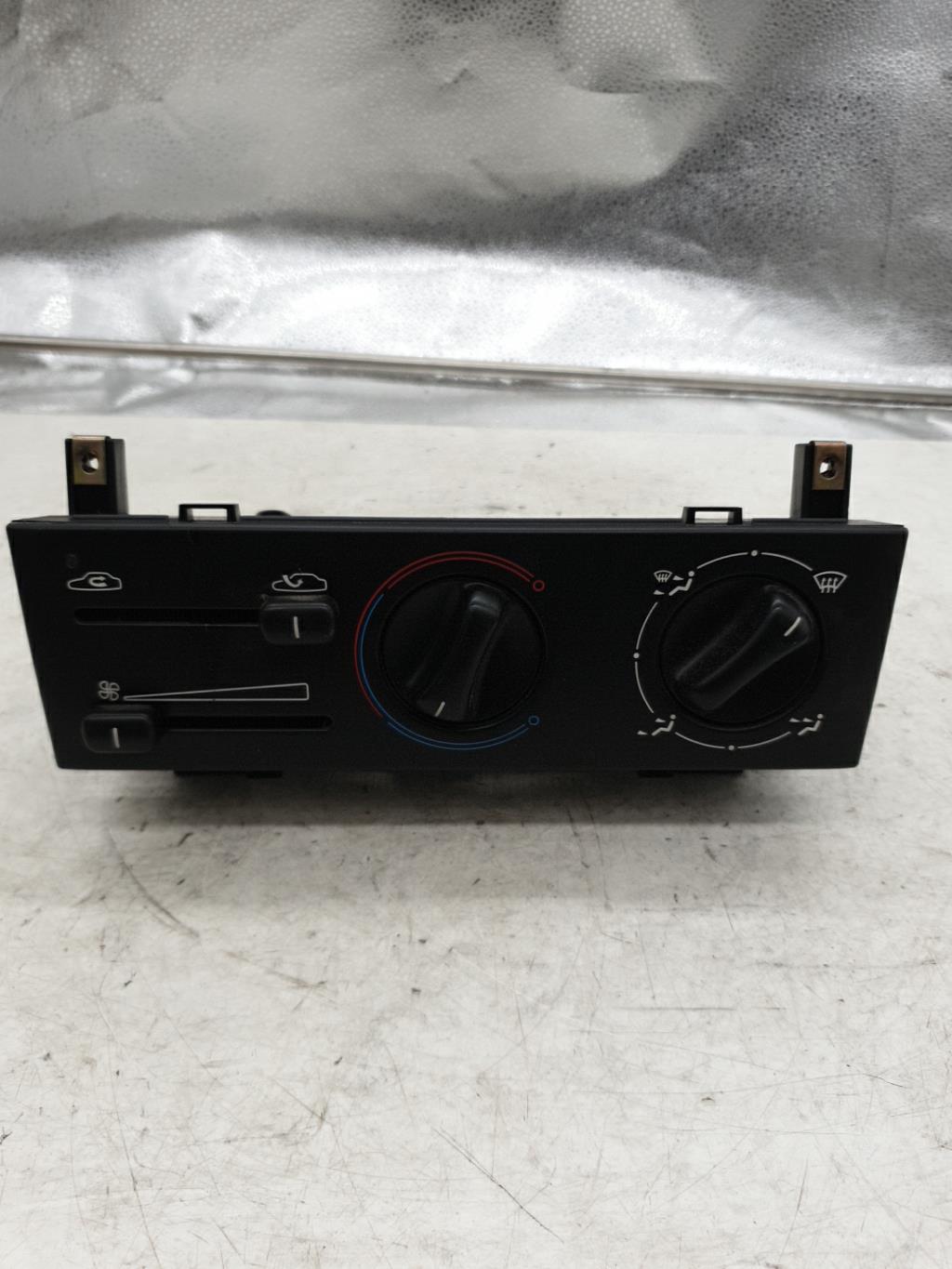 Commande chauffage PEUGEOT 406 PHASE 1 Diesel - 1