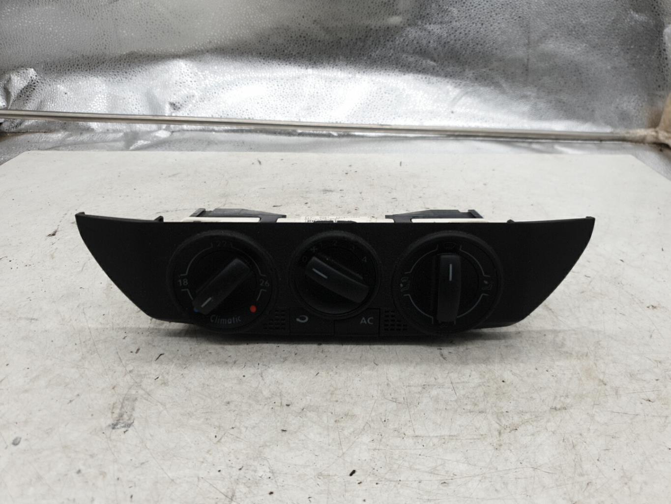 Commande chauffage VOLKSWAGEN POLO 4 PHASE 1  - 1