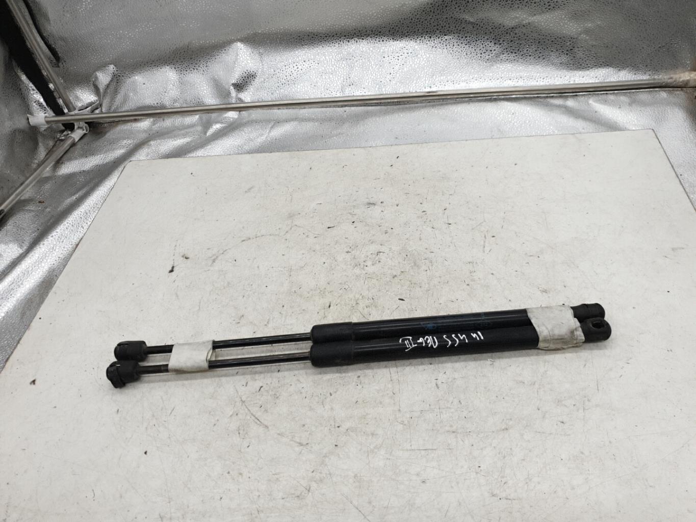 Verin de coffre RENAULT MEGANE 3 PHASE 1 Diesel - 1