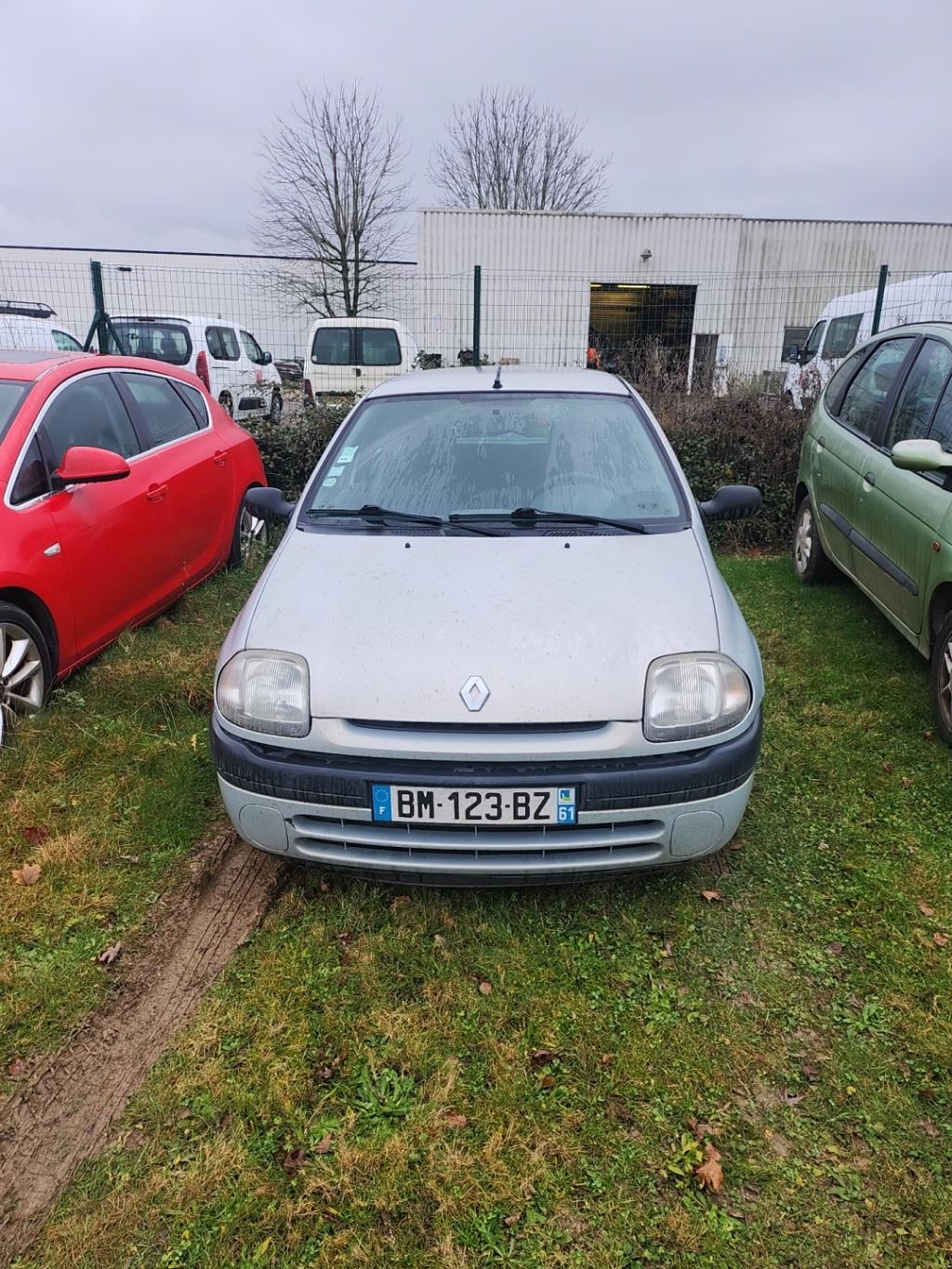 Retroviseur droit RENAULT CLIO 2 PHASE 1 Essence - 1