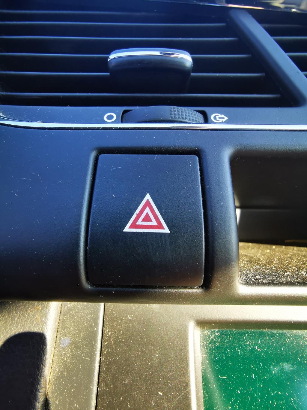Bouton de warning PEUGEOT 3008 1 PHASE 1 Diesel - 1