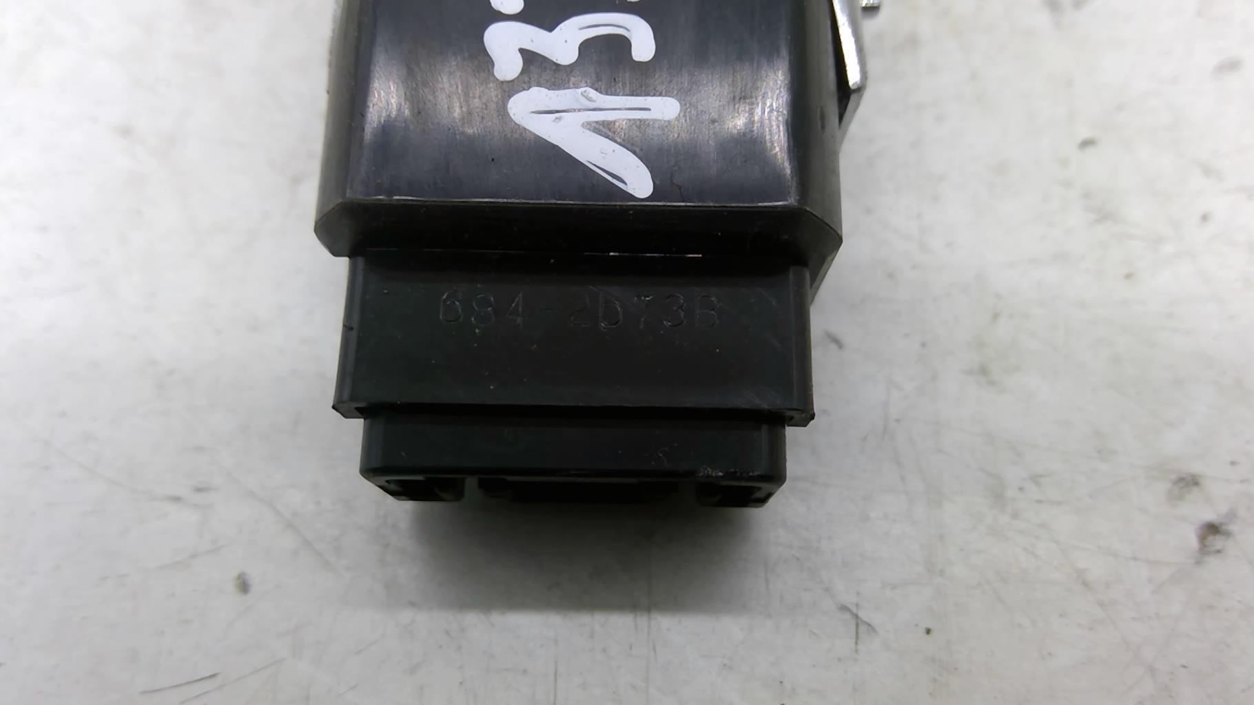 Bouton de demarrage TOYOTA COROLLA VERSO 2 PHASE 2  - 1