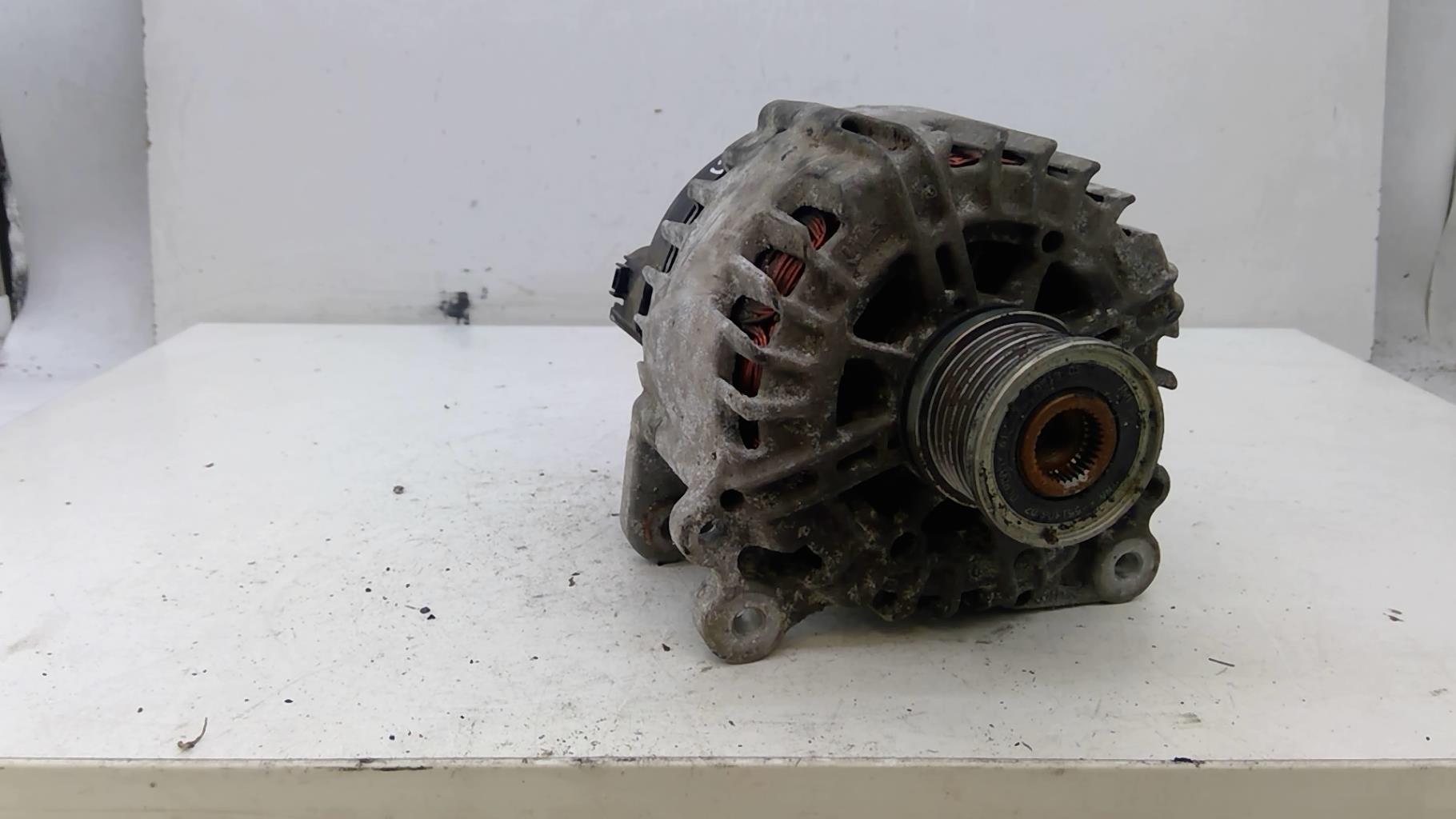 Alternateur VOLKSWAGEN GOLF 7 PHASE 1 Diesel - 1