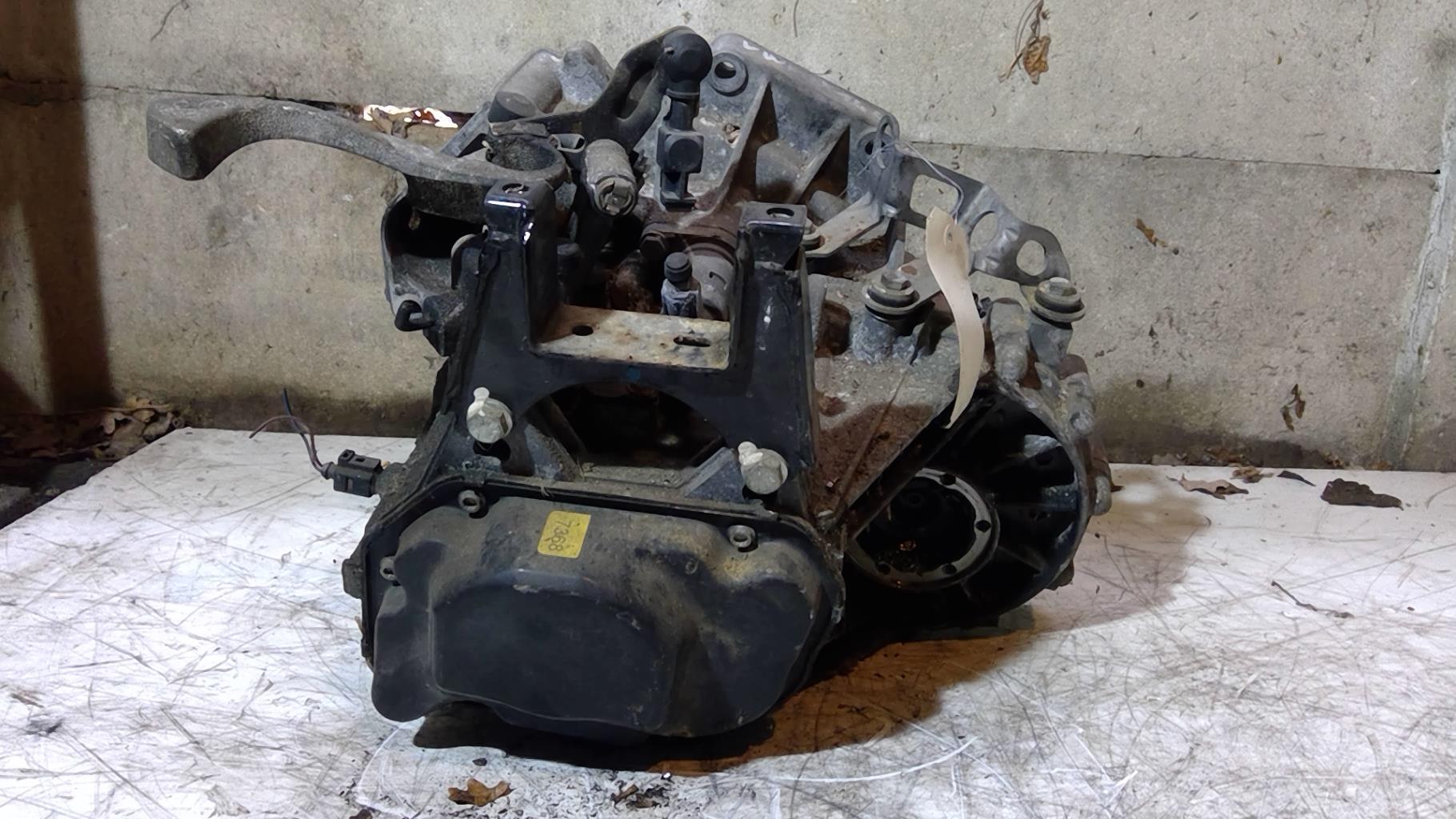 Boite de vitesses VOLKSWAGEN FOX Essence - 1