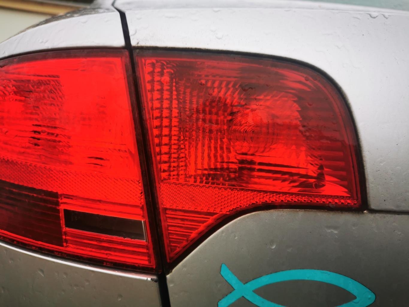 Feu arriere secondaire gauche (feux) AUDI A4 2 PHASE 2 Diesel - 1