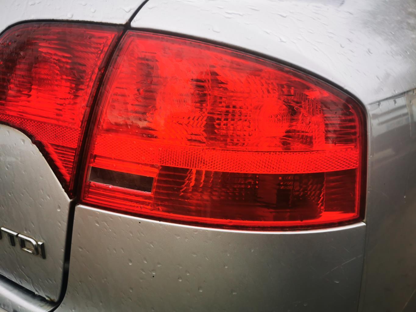 Feu arriere principal droit (feux) AUDI A4 2 PHASE 2 Diesel - 1