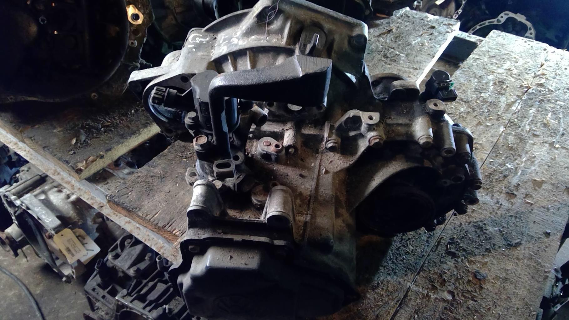 Boite de vitesses VOLKSWAGEN GOLF 3 Diesel - 1