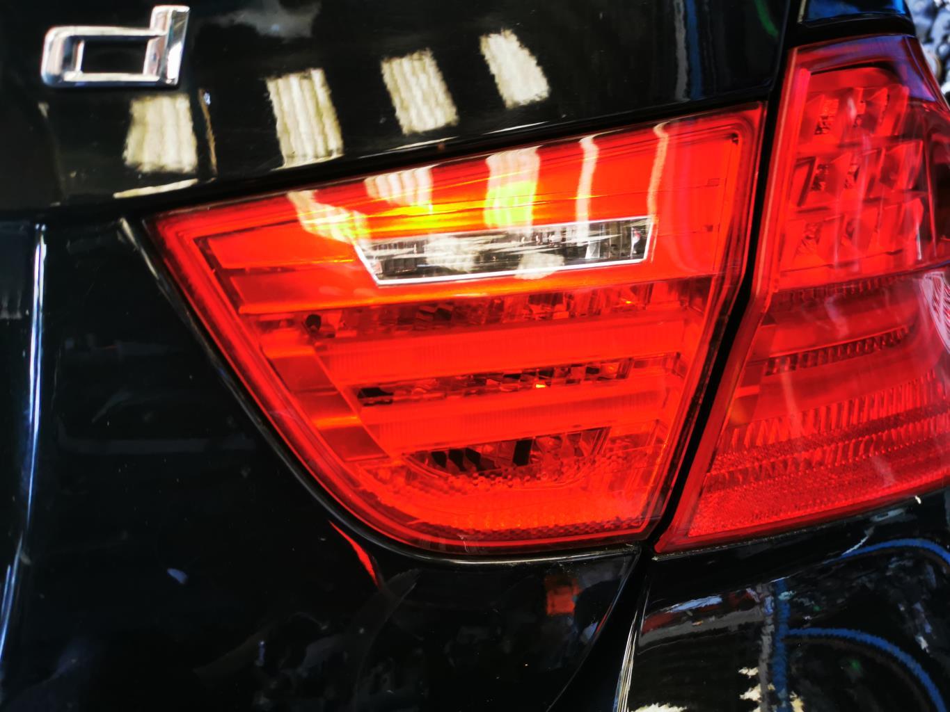 Feu arriere secondaire droit (feux) BMW SERIE 3 E90 PHASE 2 Diesel - 1