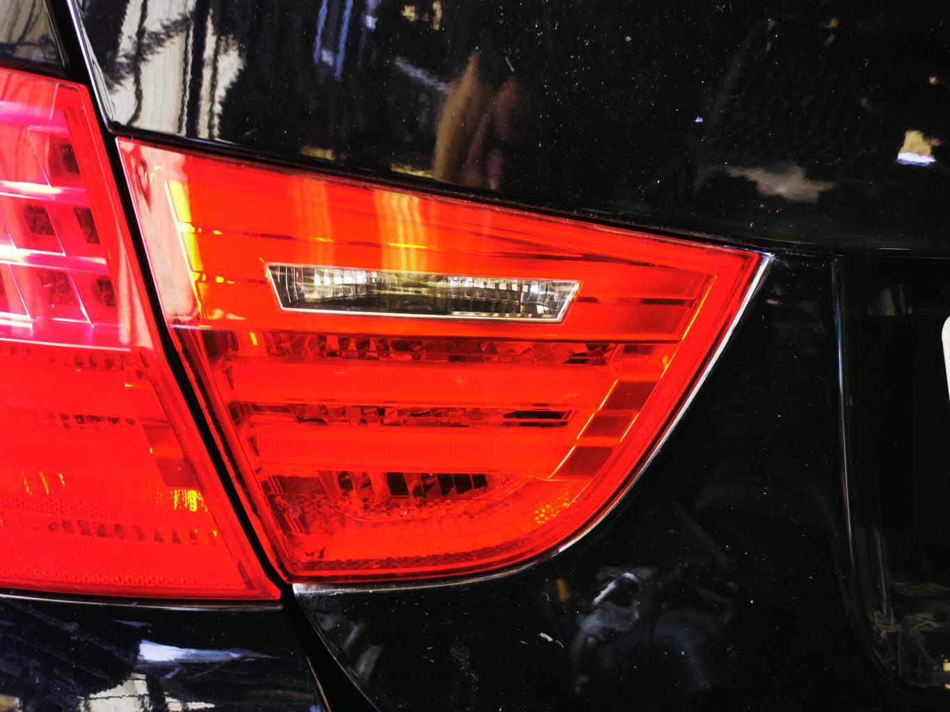 Feu arriere secondaire gauche (feux) BMW SERIE 3 E90 PHASE 2 Diesel - 1
