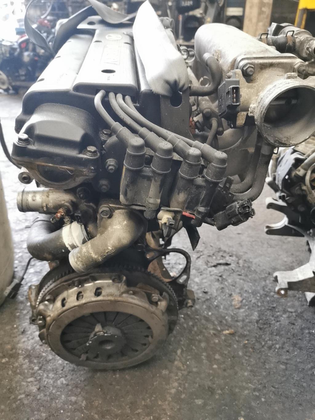 Moteur HYUNDAI COUPE 1 Essence - 1