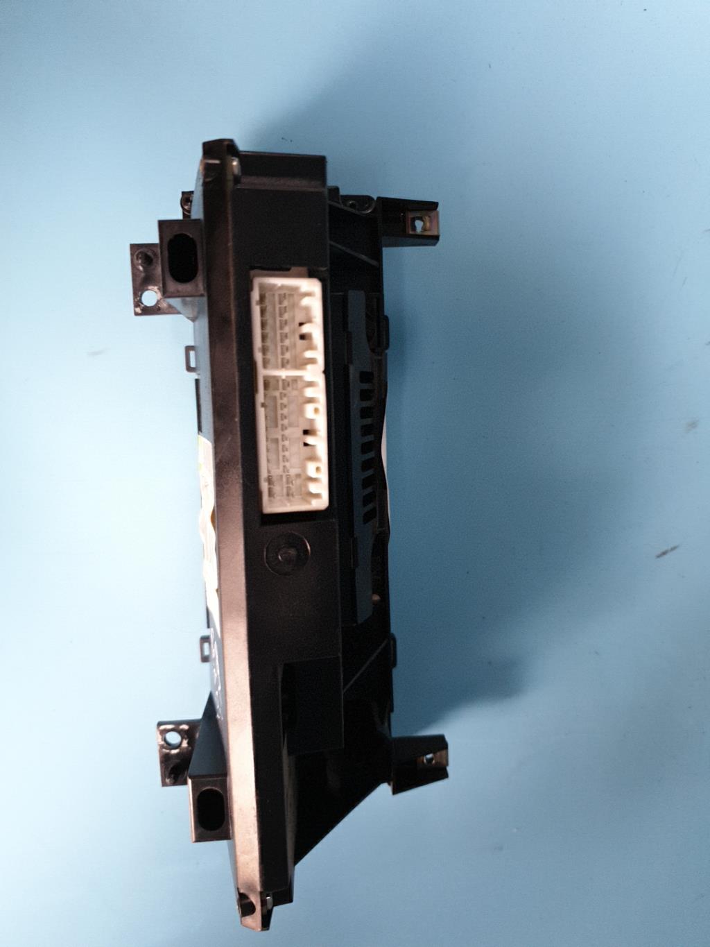 Commande chauffage PEUGEOT 406 PHASE 1 BREAK Diesel - 1