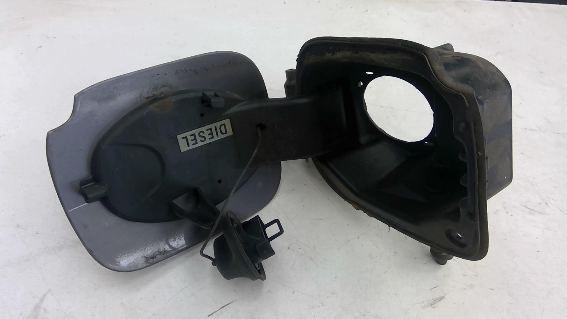 Trappe d'essence RENAULT CLIO 3 PHASE 2  - 1
