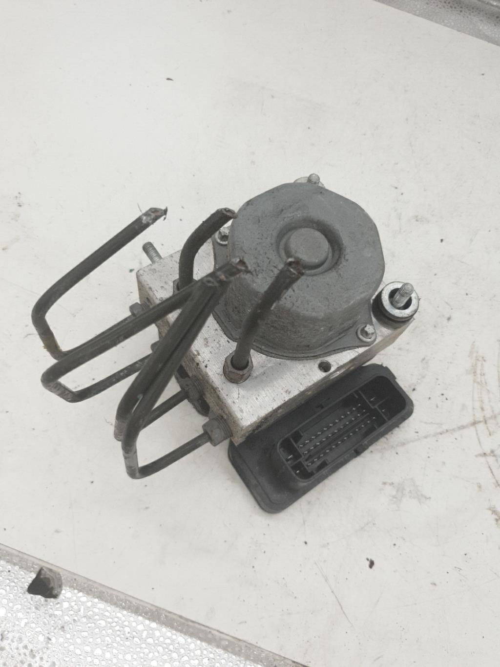 Bloc ABS (freins anti-blocage) RENAULT CLIO 4 PHASE 1 BREAK  - 1