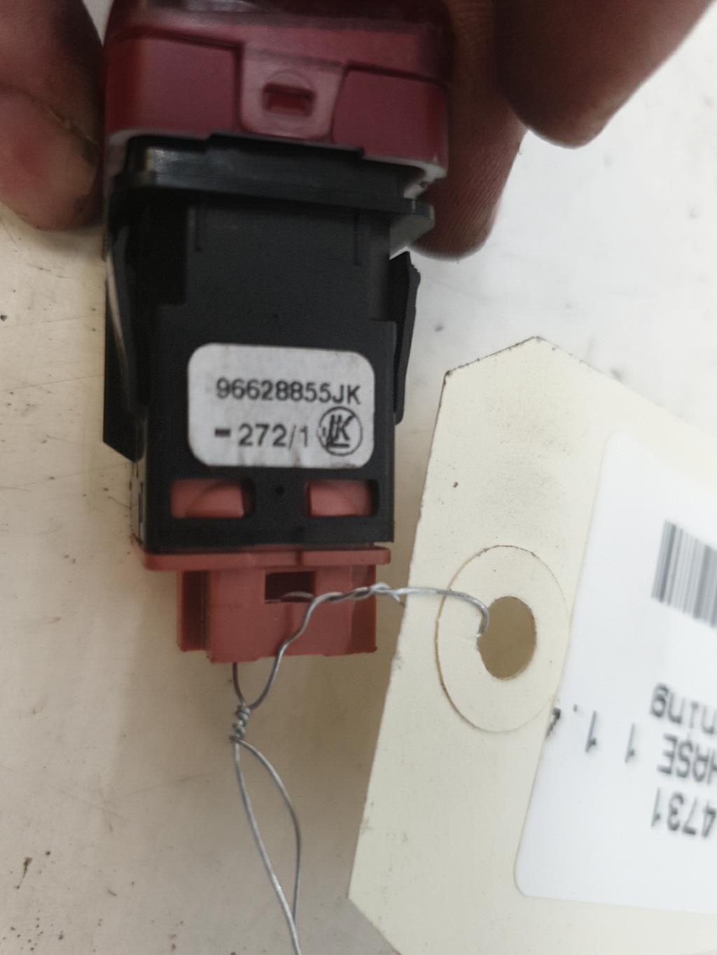 Bouton de warning CITROEN C3 PICASSO PHASE 1 Essence - 1