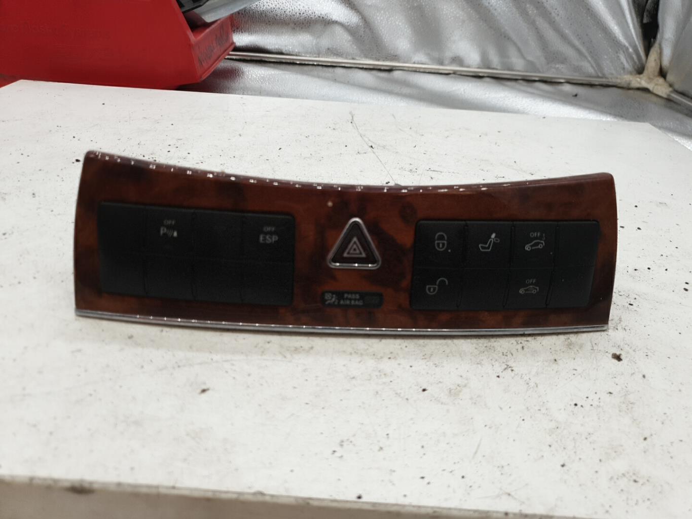Bouton de warning MERCEDES CLASSE CLK 209 COUPE  - 1