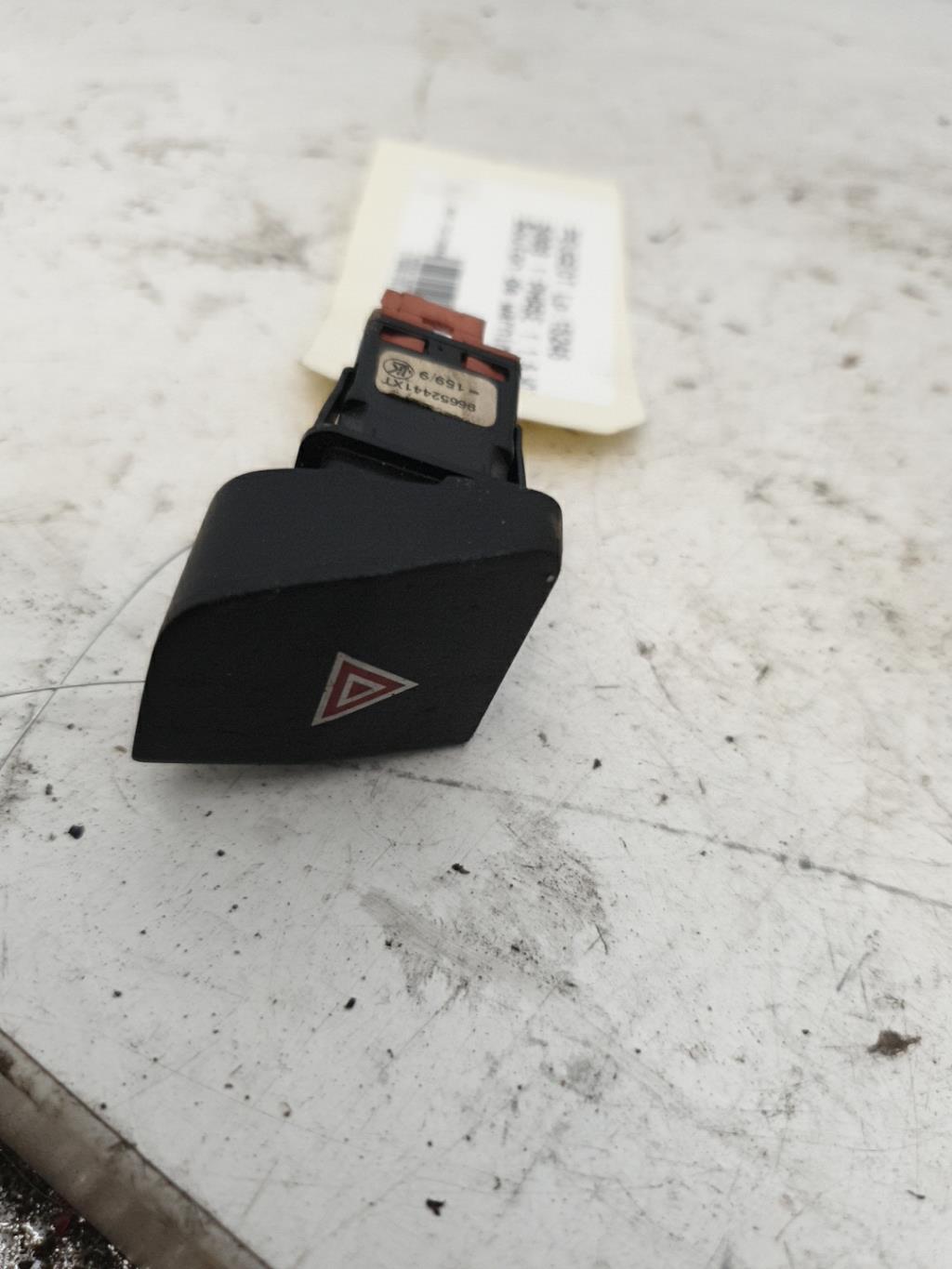 Bouton de warning PEUGEOT 5008 1 PHASE 1 Diesel - 1