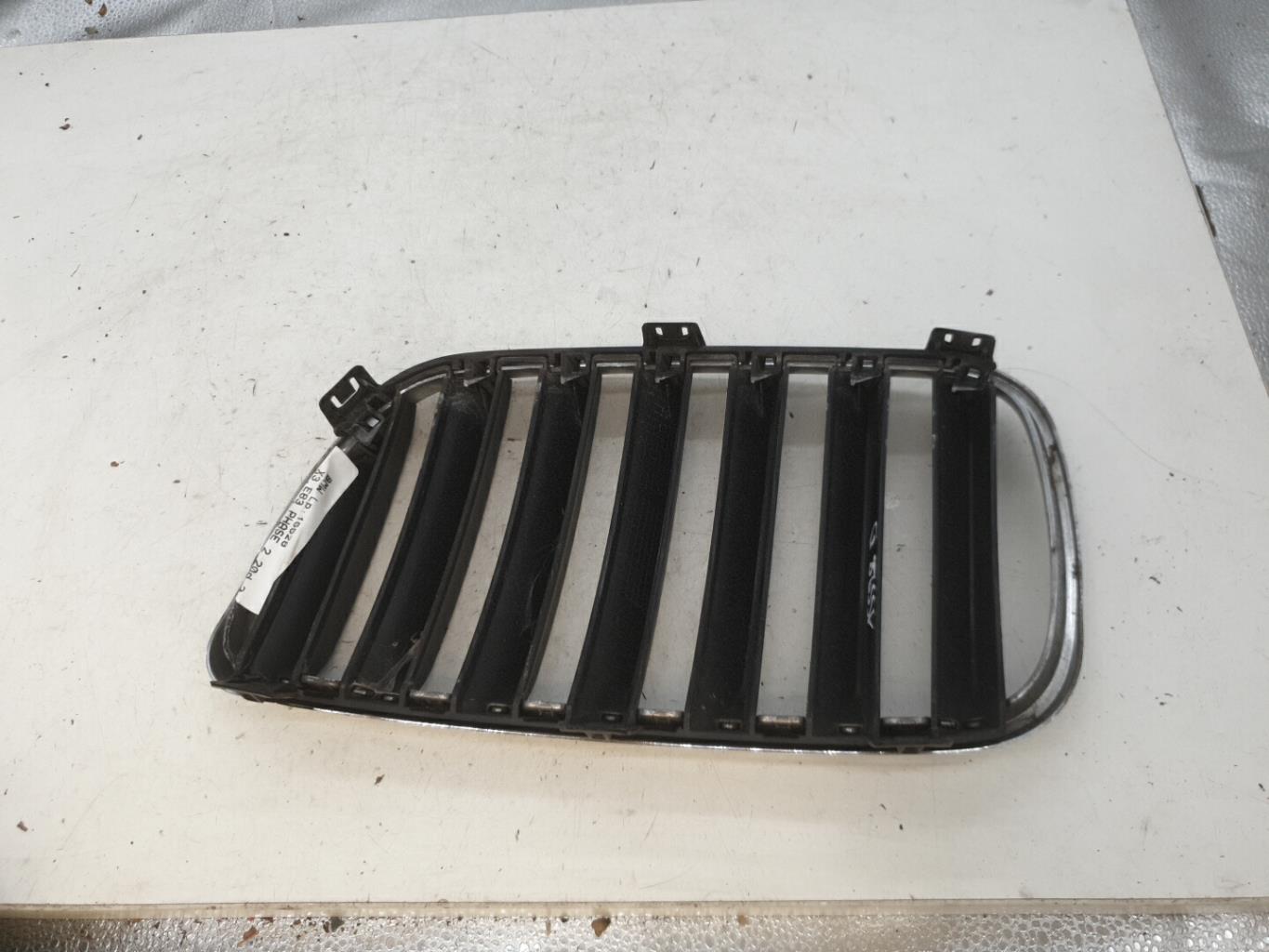 Calandre droite BMW X3 E83 PHASE 2 Diesel - 1