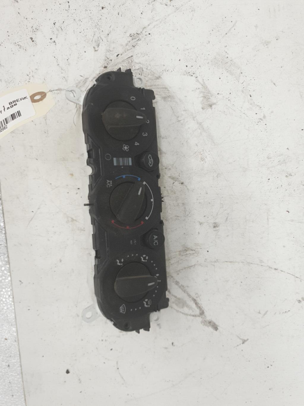 Commande chauffage FORD FOCUS 3 PHASE 1 BREAK Diesel - 1