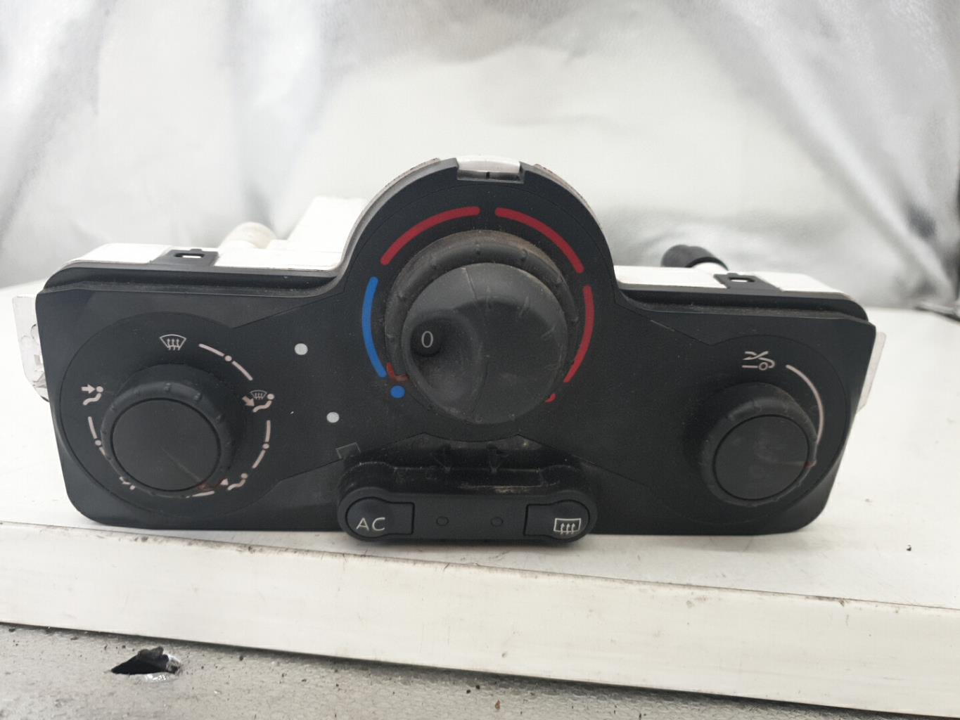 Commande chauffage RENAULT CLIO 3 PHASE 1 Essence - 1
