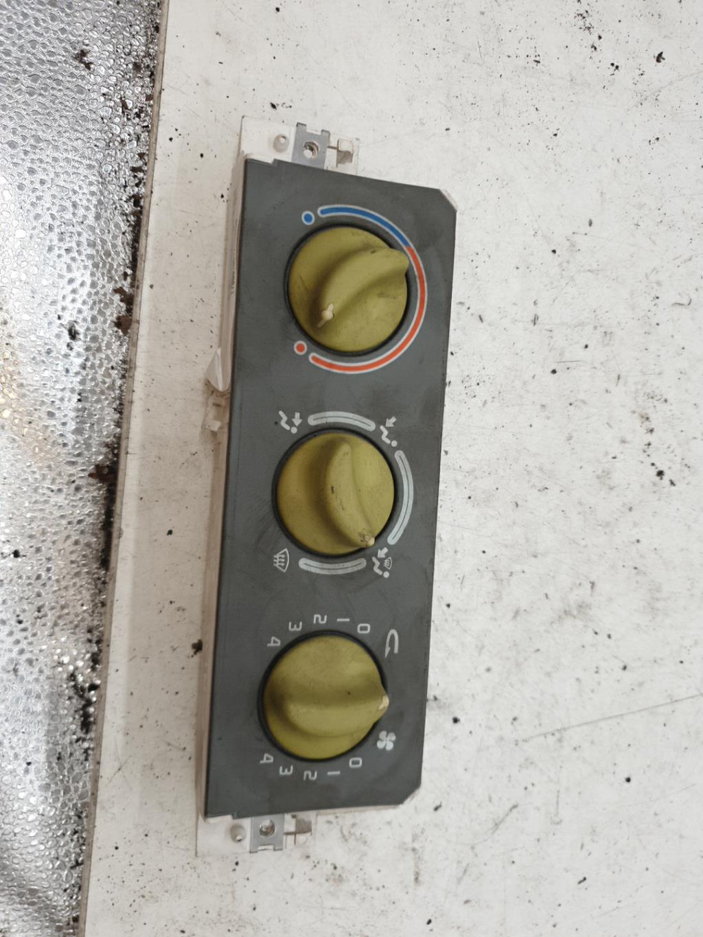Commande chauffage RENAULT TWINGO 1 PHASE 2 Essence - 1