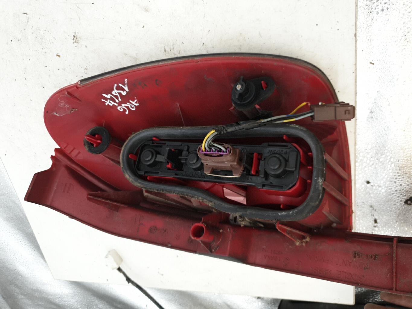 Feu arriere principal gauche (feux) PEUGEOT 306 BREAK Diesel - 1