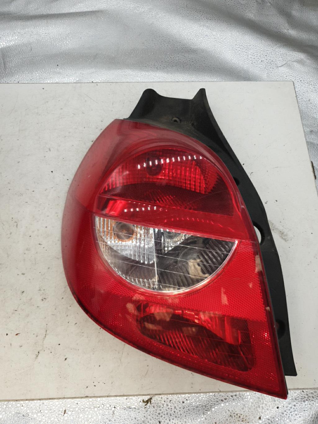 Feu arriere principal gauche (feux) RENAULT CLIO 3 PHASE 1 Diesel - 1