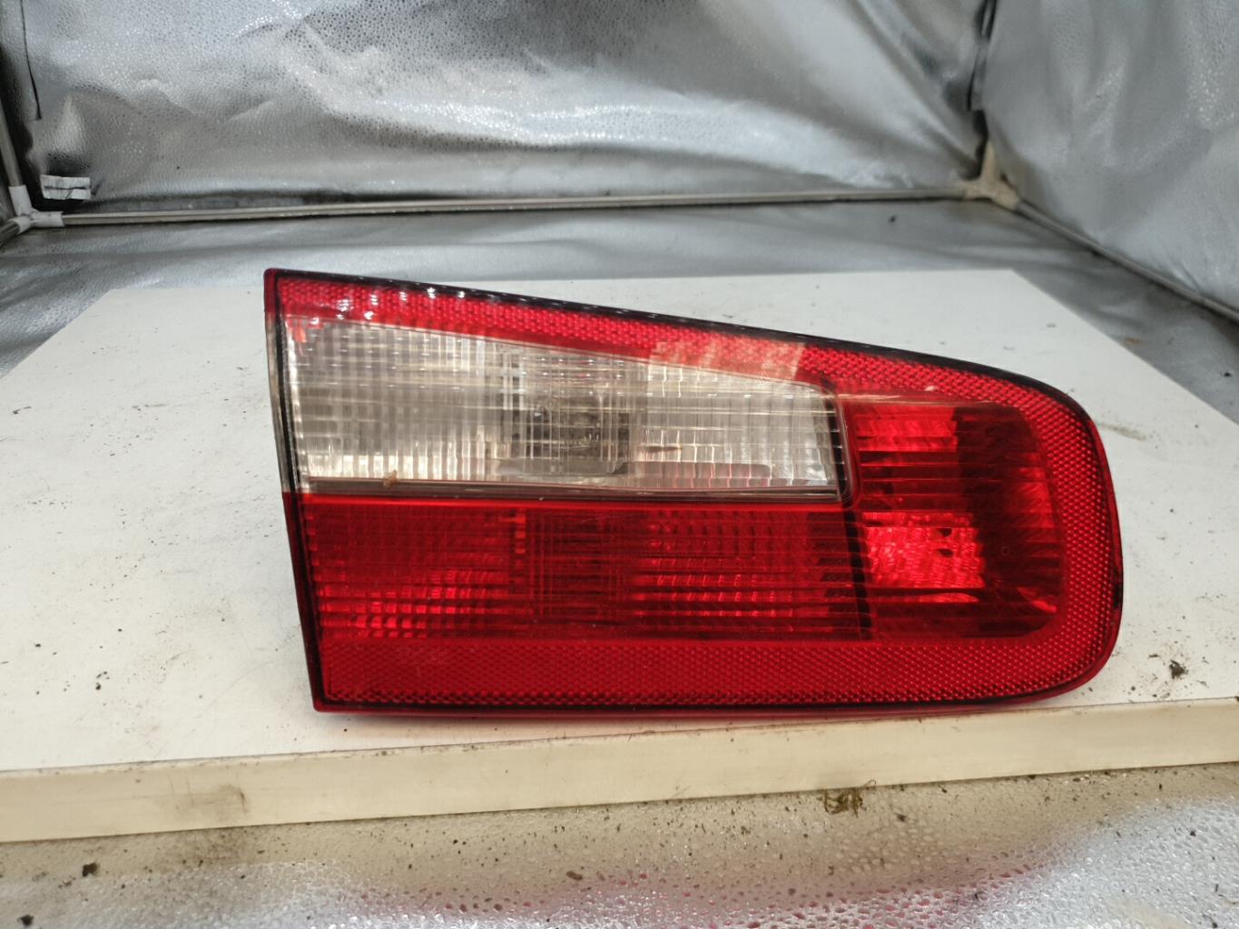 Feu arriere secondaire gauche (feux) RENAULT LAGUNA 2 PHASE 1 Essence - 1
