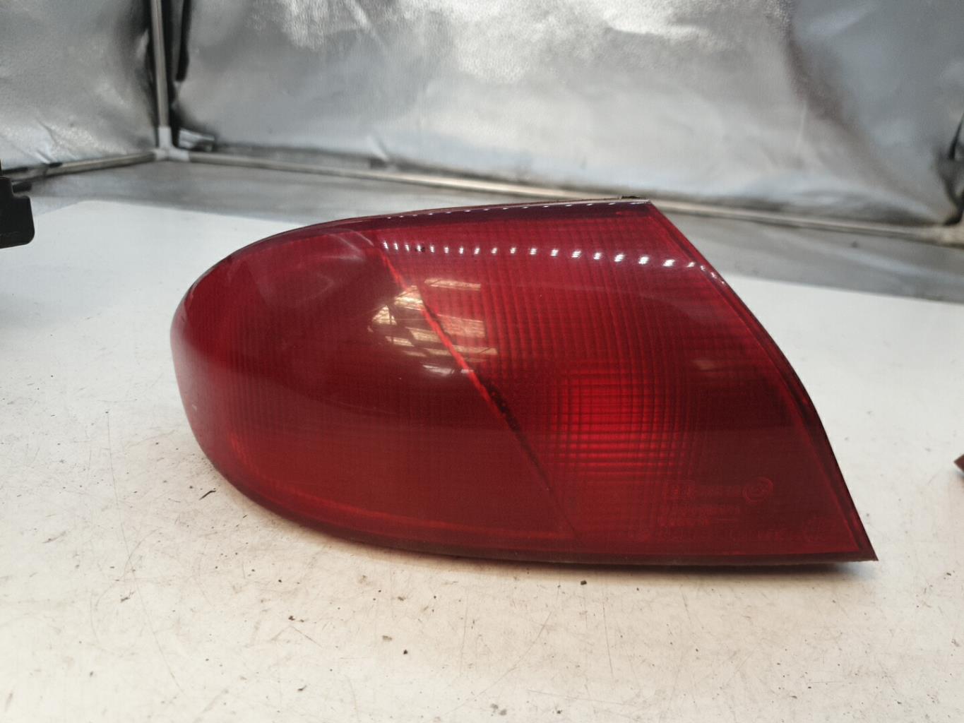 Feu arriere secondaire gauche (feux) ALFA ROMEO 166 Diesel - 1