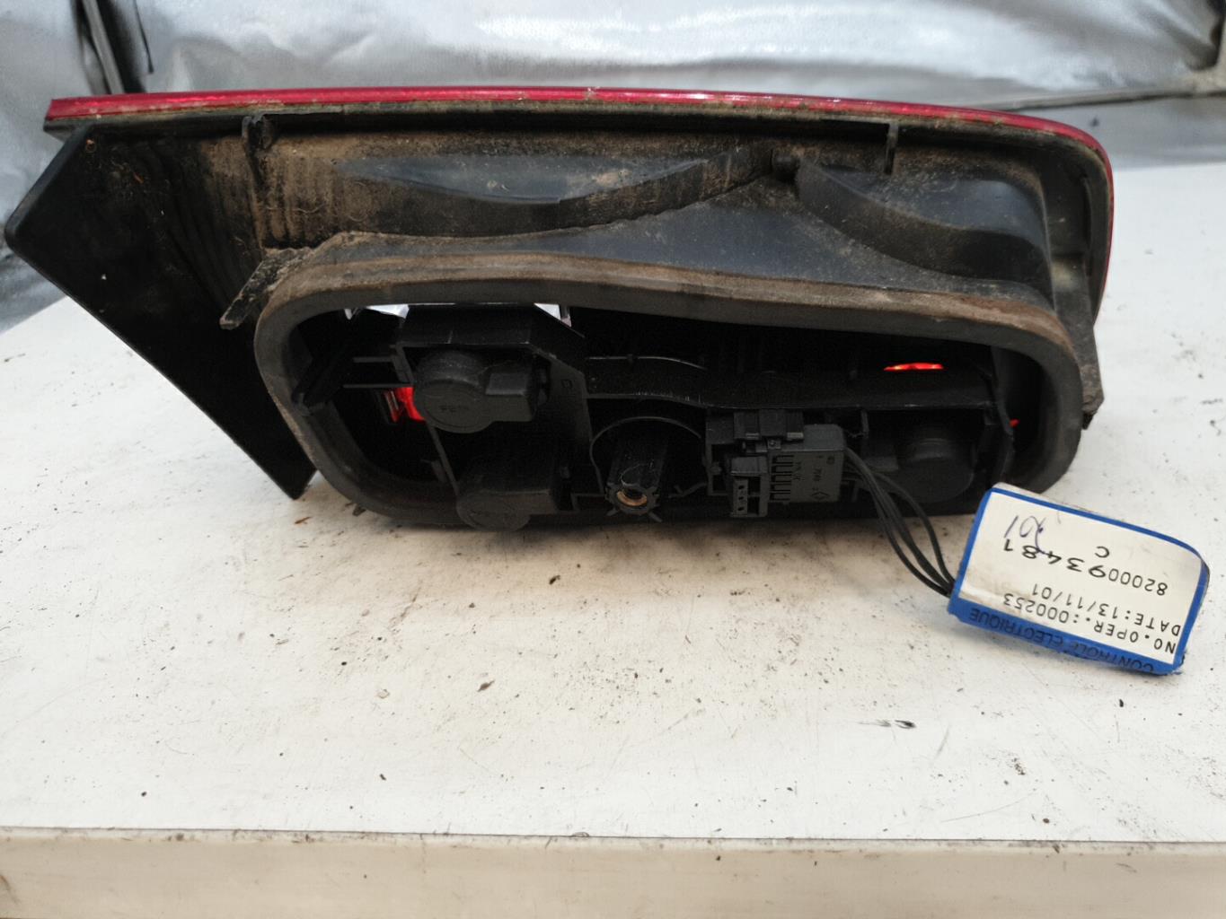 Feu arriere secondaire droit (feux) RENAULT LAGUNA 2 PHASE 1 Essence - 1