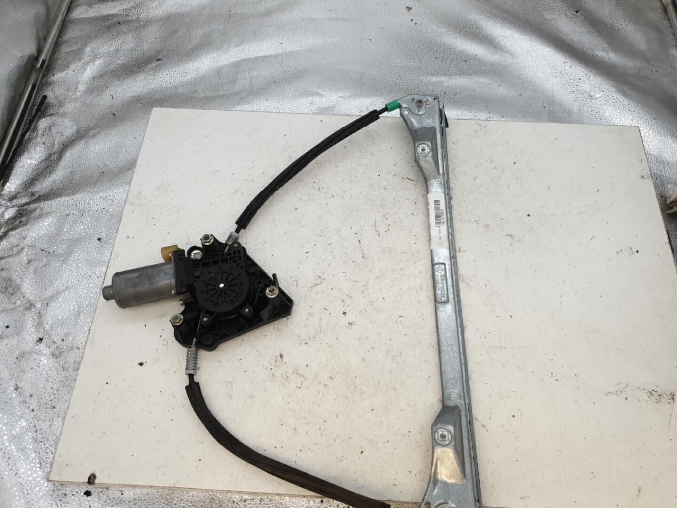 Leve vitre electrique avant droit RENAULT CLIO 2 PHASE 1 Diesel - 1