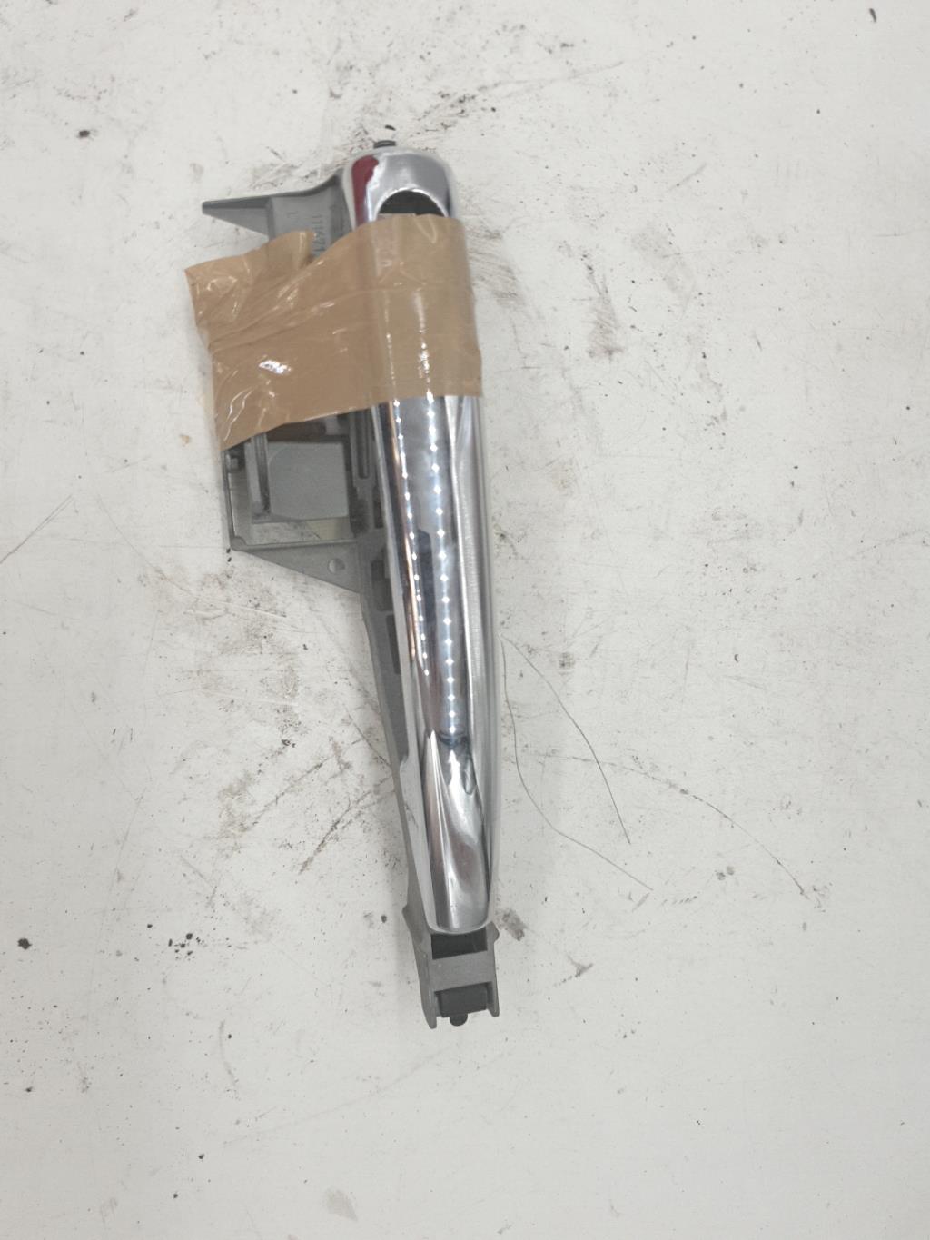 Poignee porte avant gauche CITROEN DS3 PHASE 1 Essence - 1