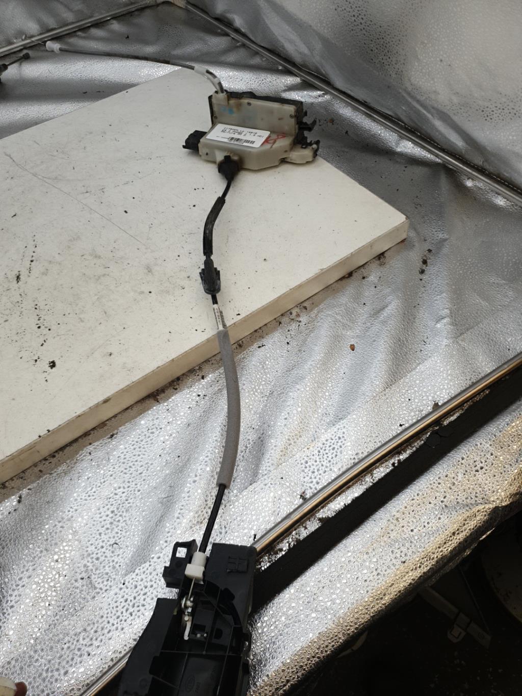 Serrure avant droit CITROEN C4 2 PHASE 1 Diesel - 1