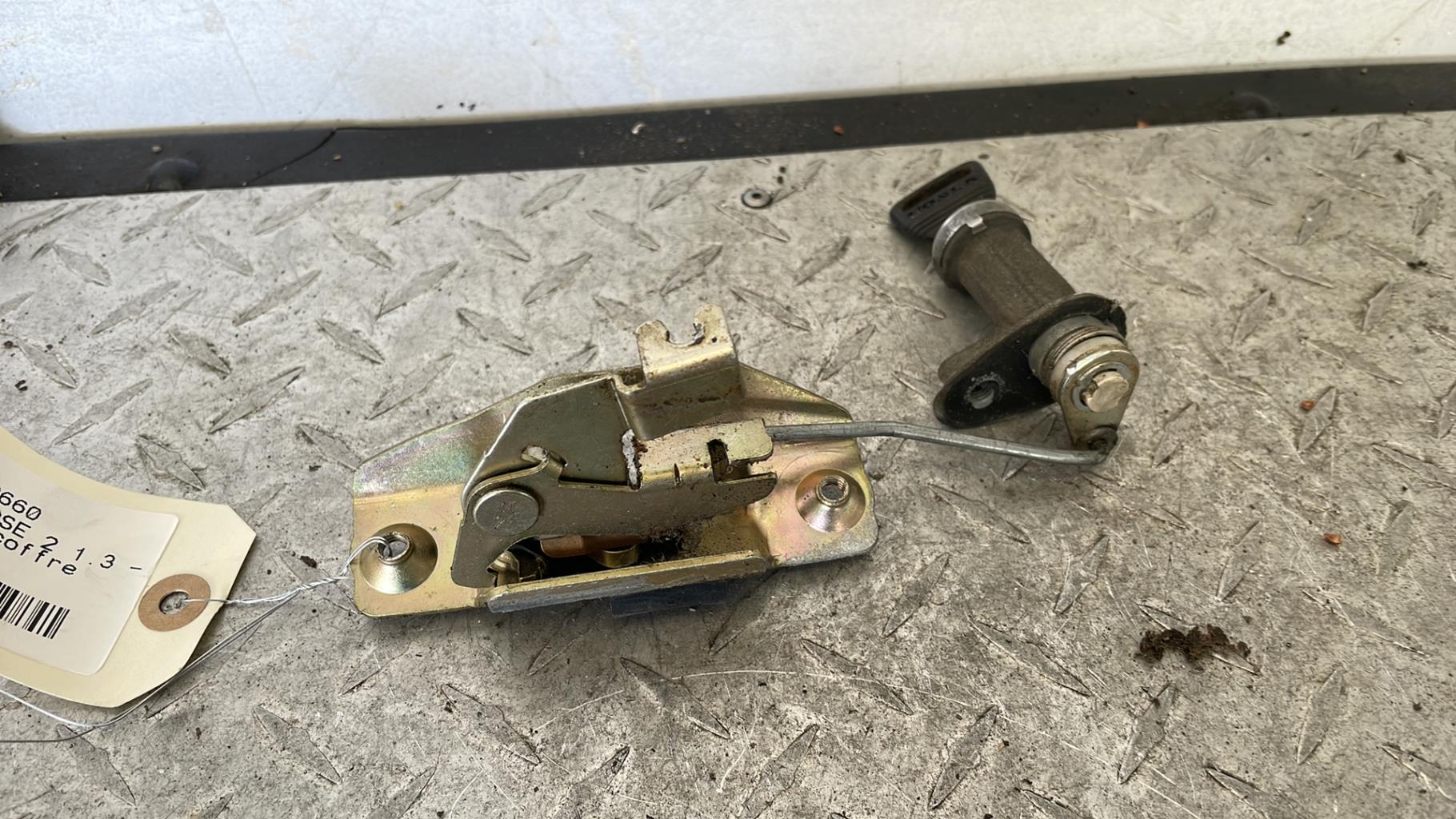 Serrure de coffre HONDA CIVIC 3 PHASE 2  - 1