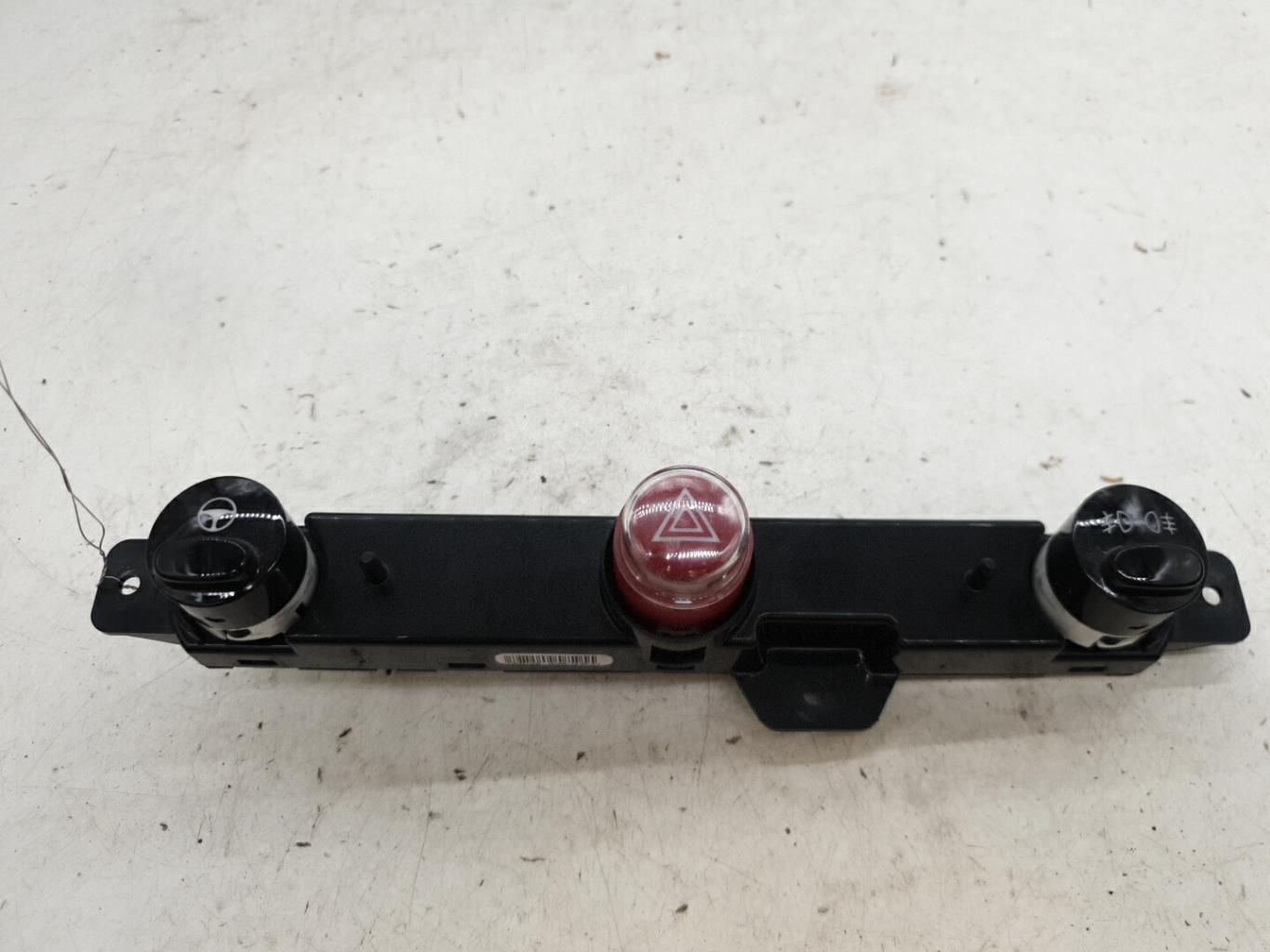 Bouton de warning FIAT 500 2 PHASE 1 Diesel - 1
