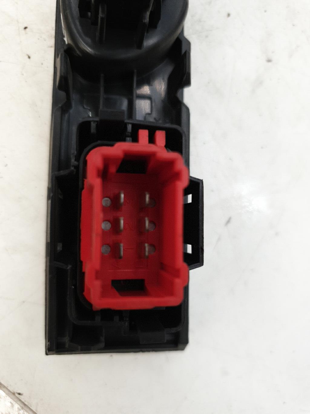 Bouton de warning RENAULT CLIO 2 PHASE 2 Diesel - 1