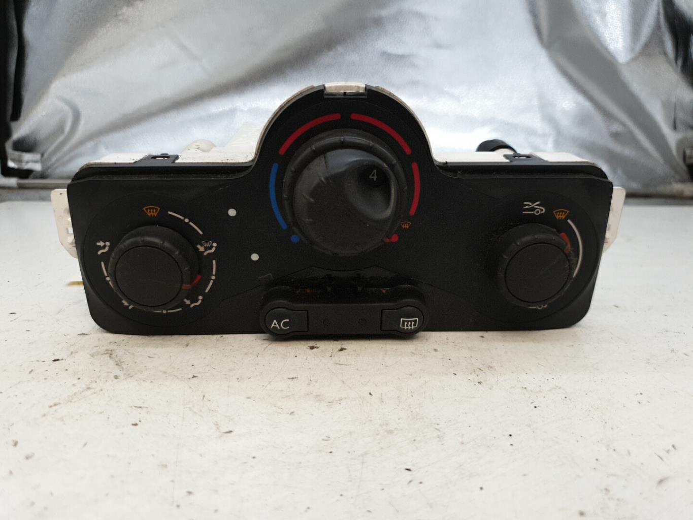 Commande chauffage RENAULT CLIO 3 PHASE 2  - 1