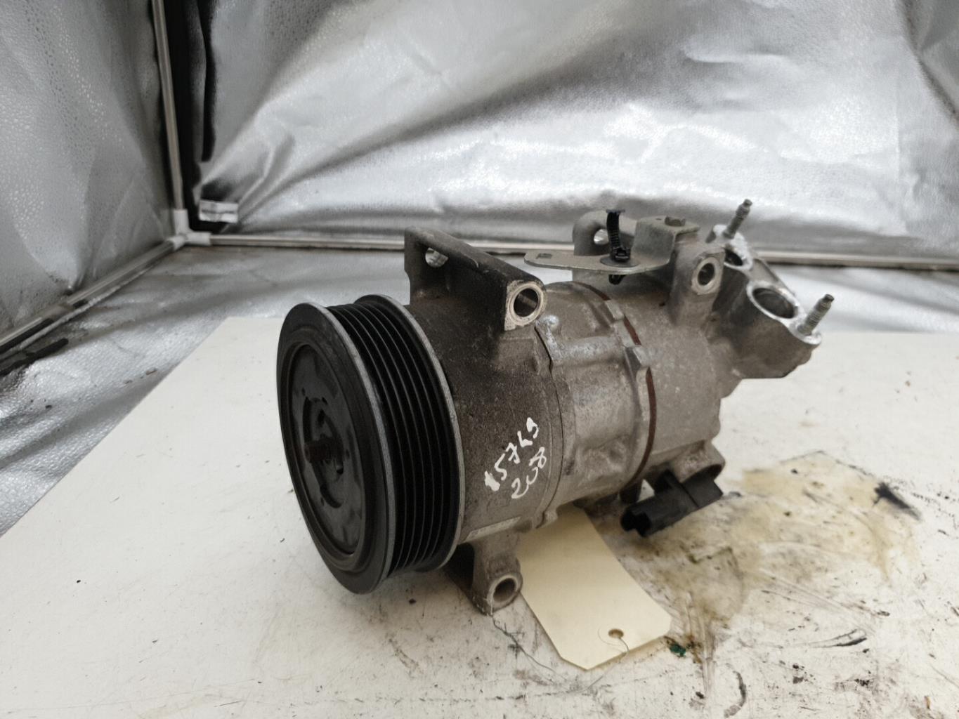 Compresseur clim PEUGEOT 208 1 PHASE 1 Essence - 1