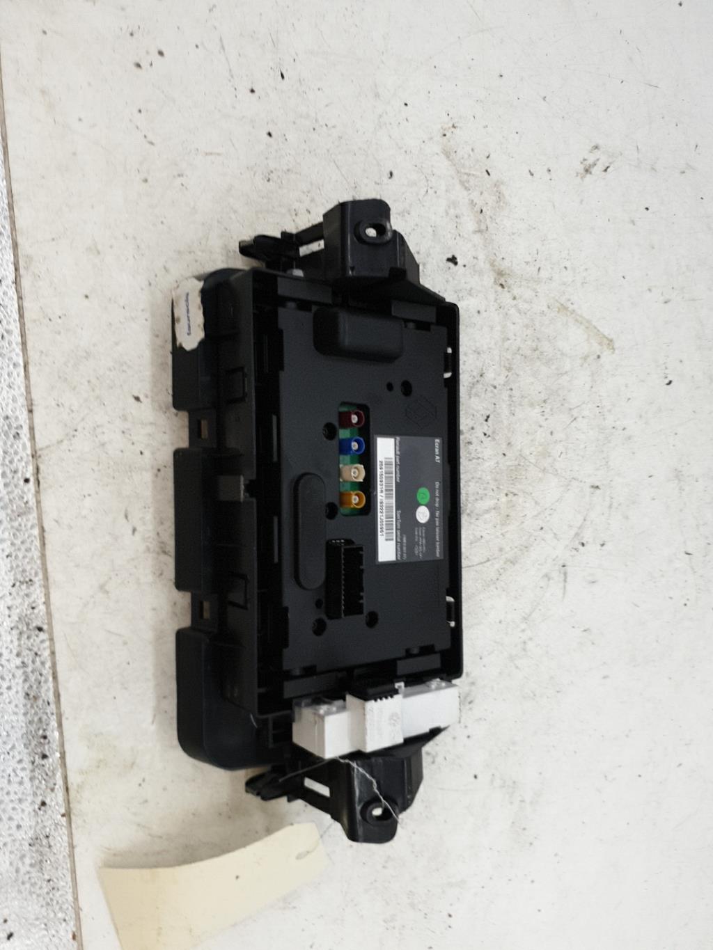 Ecran GPS RENAULT MEGANE 3 PHASE 1 Diesel - 1