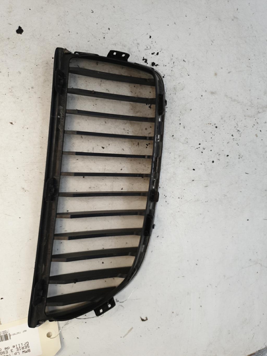 Grille de calandre gauche BMW SERIE 3 E90 PHASE 1 Diesel - 1