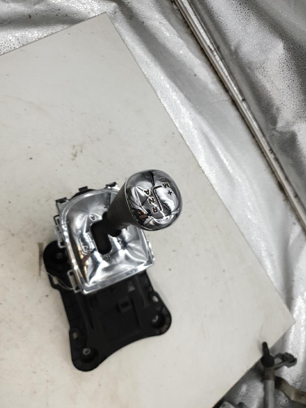 Levier de vitesses PEUGEOT 2008 1 PHASE 2 Essence - 1
