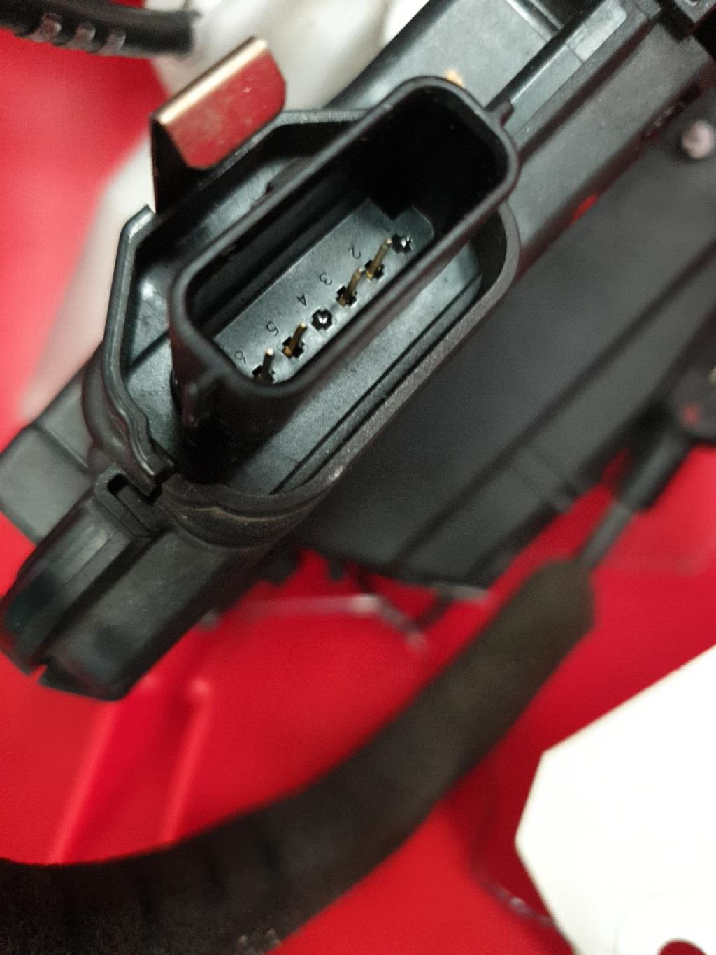 Serrure arriere droit RENAULT CLIO 4 PHASE 1 Diesel - 1