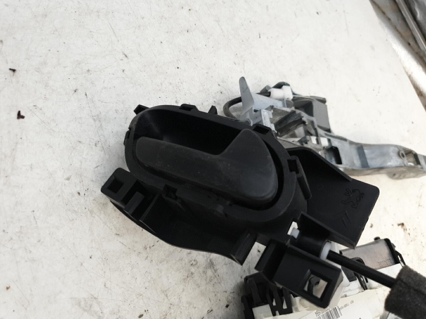 Serrure avant droit CITROEN BERLINGO 2 PHASE 1 Diesel - 1