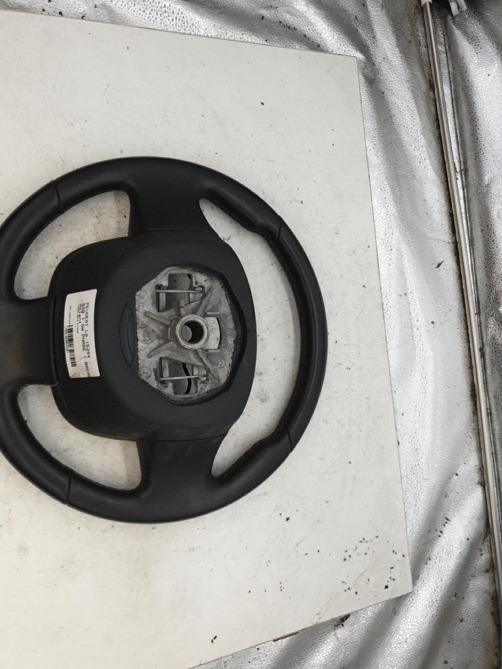Volant PEUGEOT 508 1 SW PHASE 1 BREAK Diesel - 1