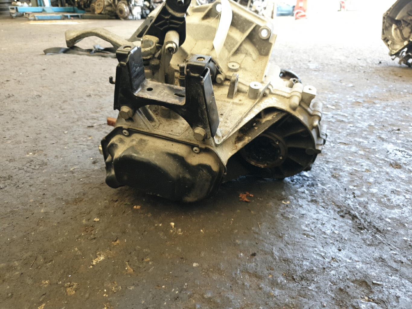 Boite de vitesses VOLKSWAGEN POLO 5 PHASE 1 Essence - 1