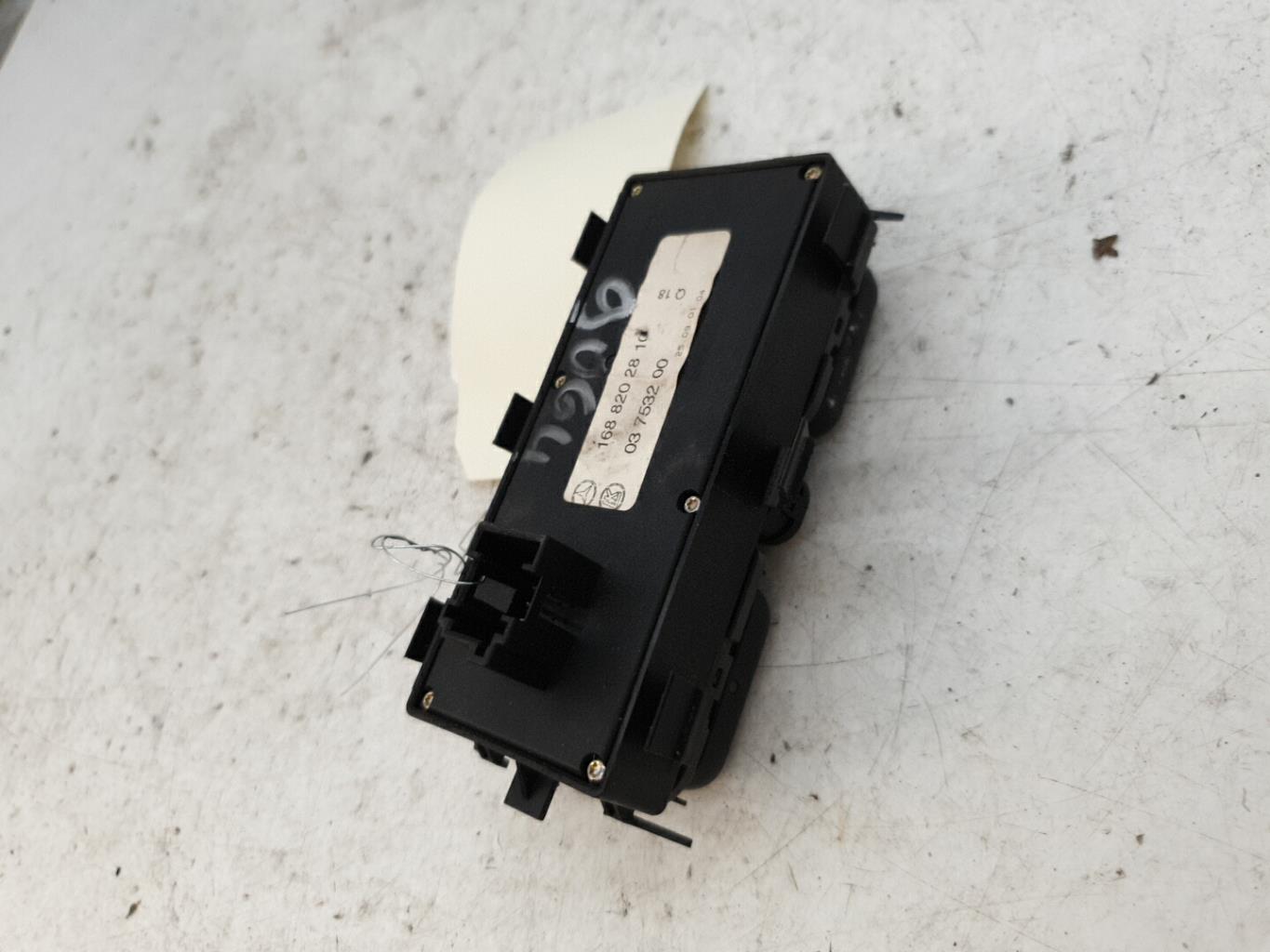 Bouton de warning AUDI A3 2 SPORTBACK PHASE 2 Diesel - 1
